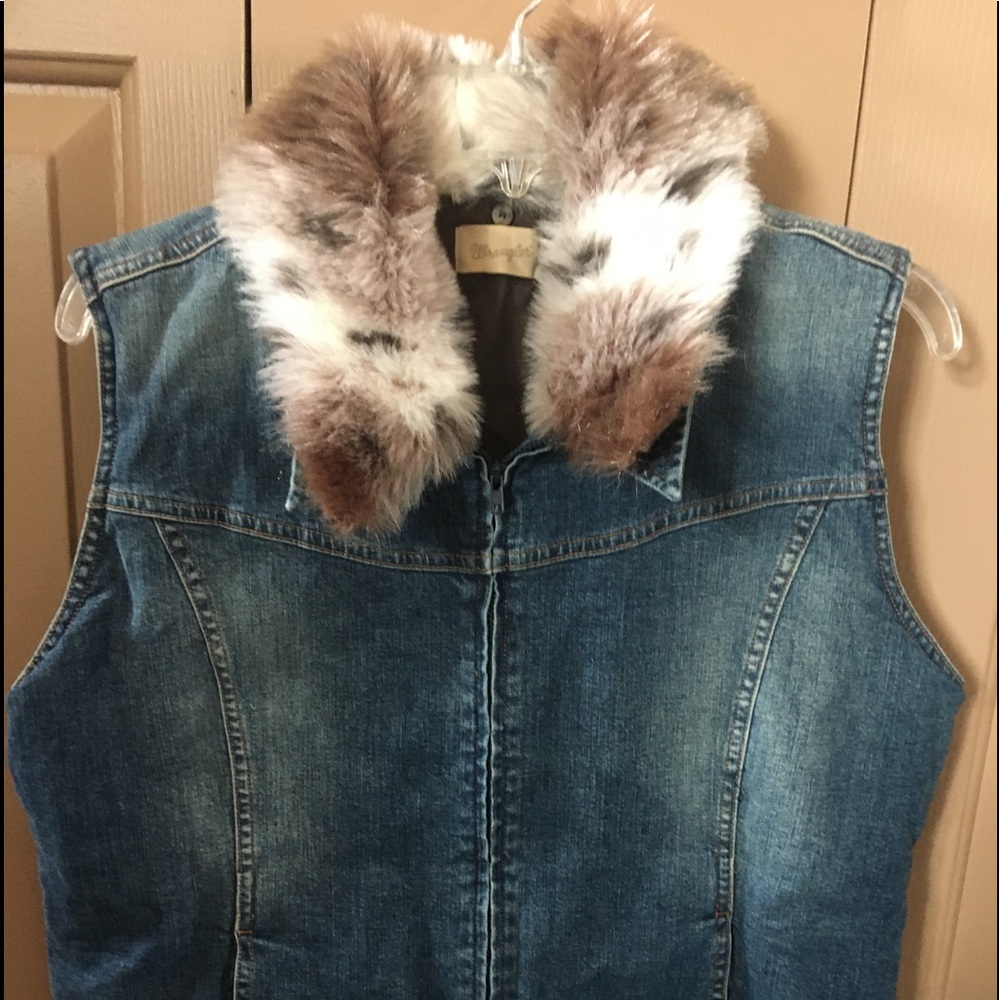 Wrangler Lined vest removable fur collar